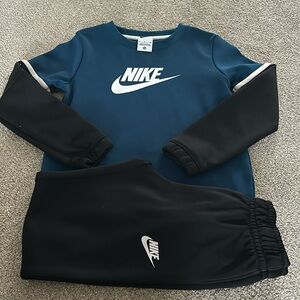 Nike boys sweat set, size small (boys)